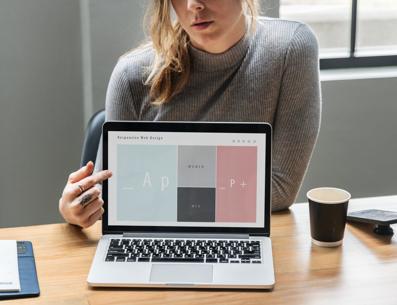 HiSlide.io Offers Free Presentation Templates to its Subscribers Every Week