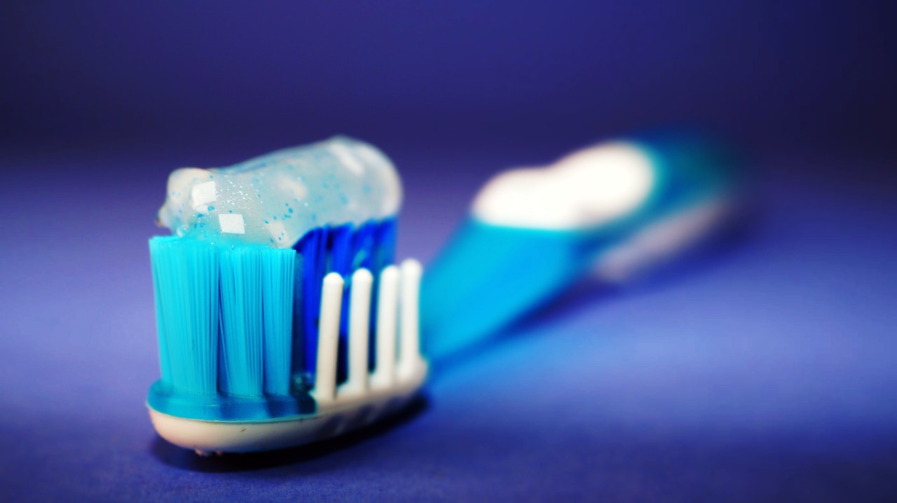 Dental Experts Reveal the Best Toothpaste One Can Buy for Whitening of Teeth