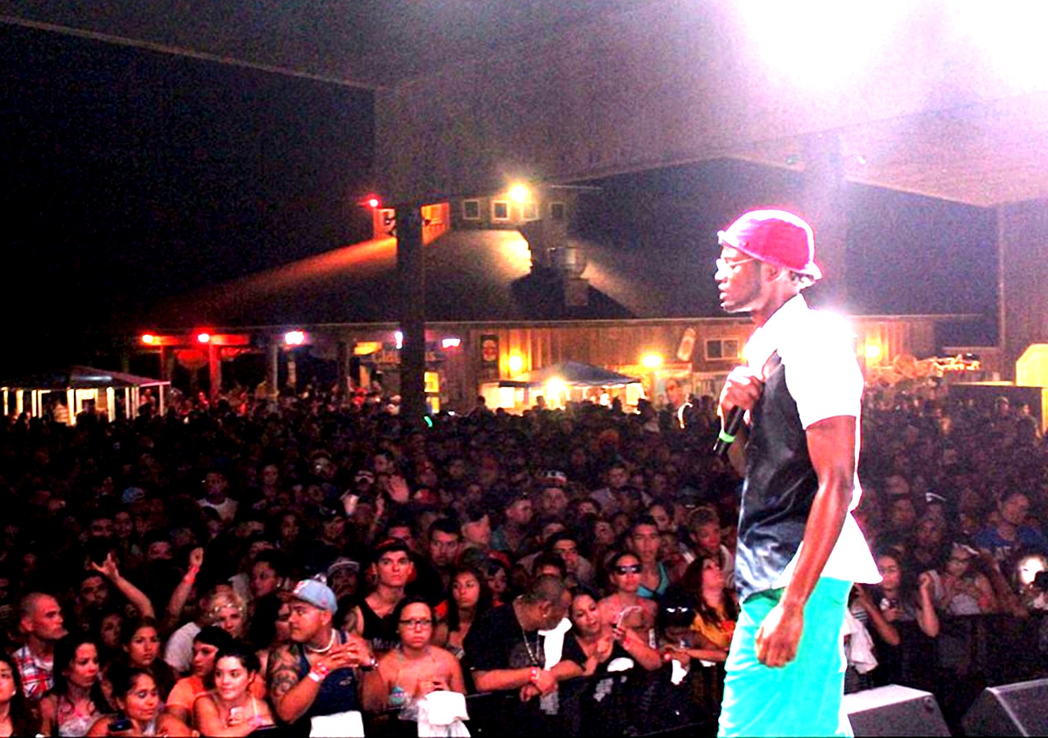 C.KHiD concert on island in Texas