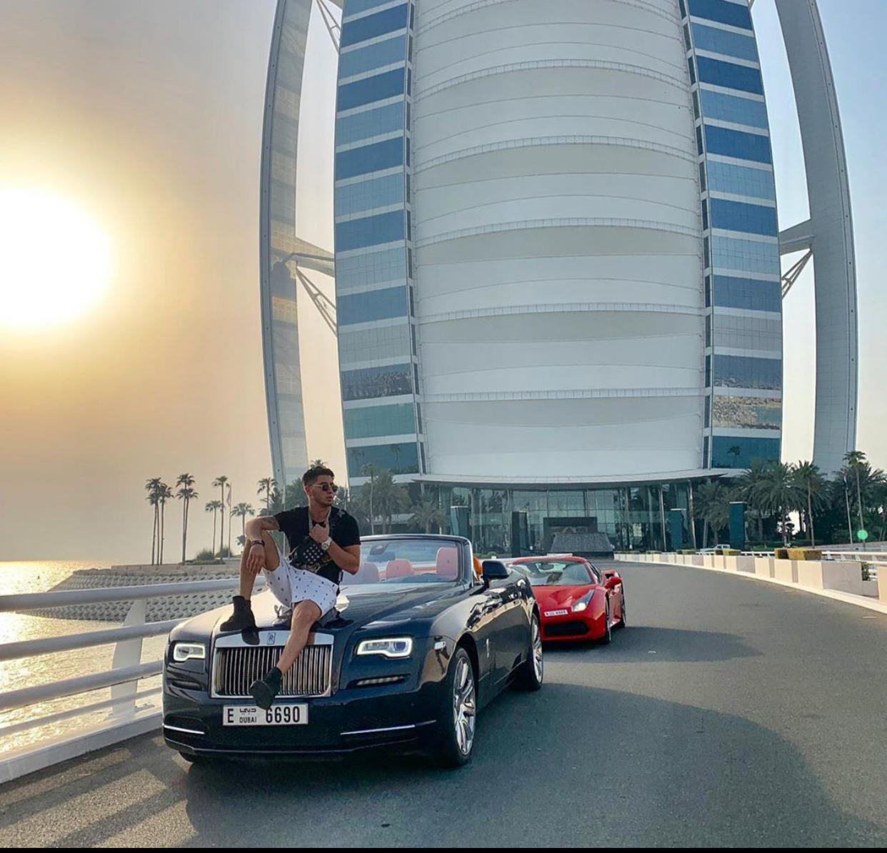 Muhanad Besh AKA Rich, One of the Most Popular Bloggers of Dubai, is Becoming a Renowned name in Fashion Industry