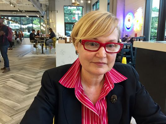 Going Behind the Scenes with Bestselling Author Kelly Oliver