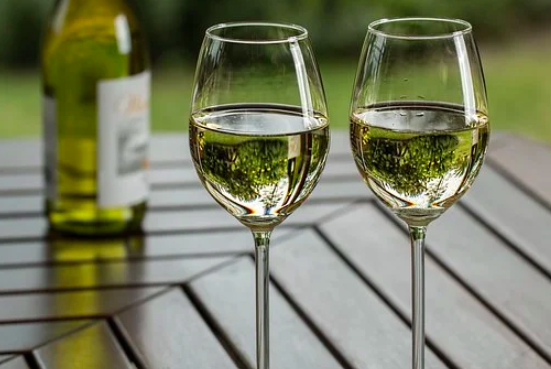 Safe shopping during coronavirus? Palate Club offers online wine delivery so you don’t have to go out
