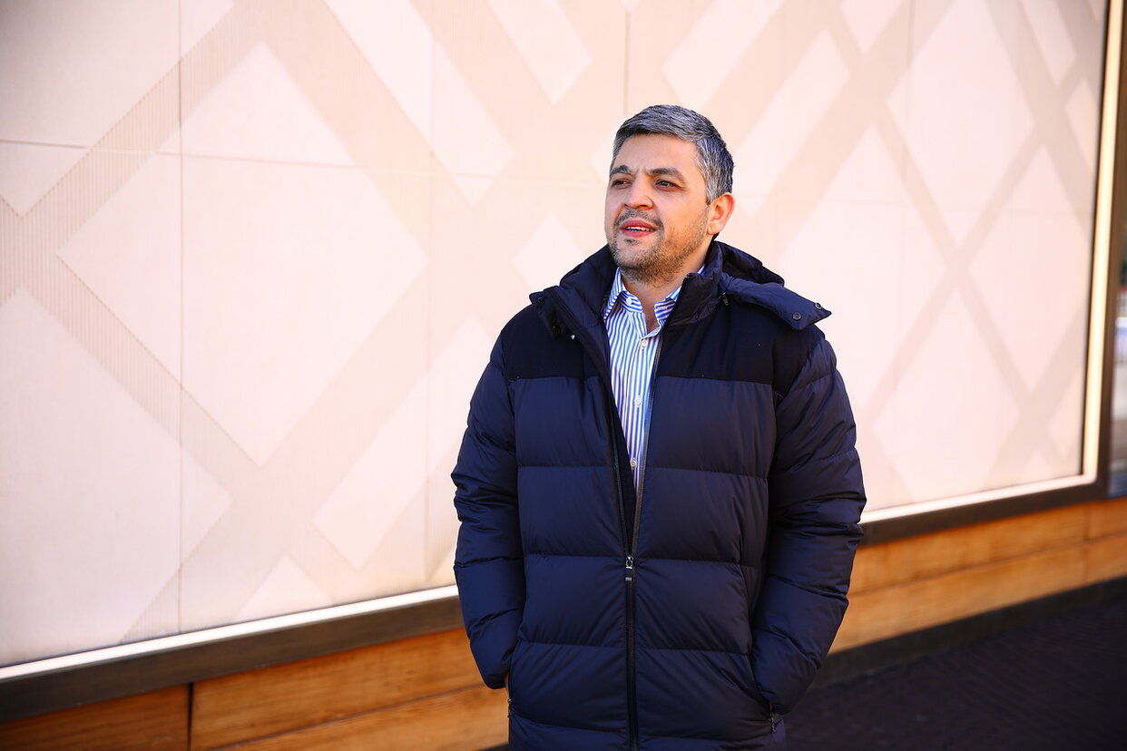Meet Aziz Akhmedov; the experienced manager turned entrepreneur and influencer who is leading a life of his dreams reaching ultimate success.