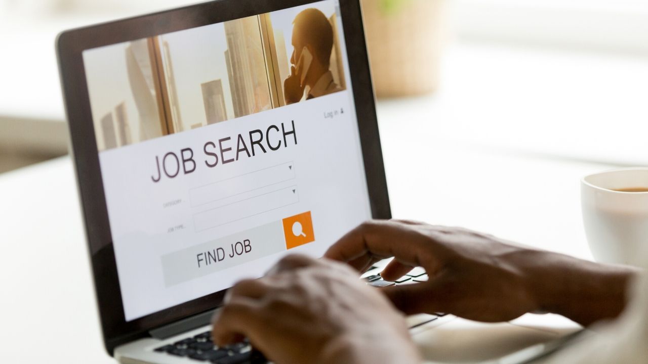 Job Search Coach Can Help You Get Hired, Say Robert Moment