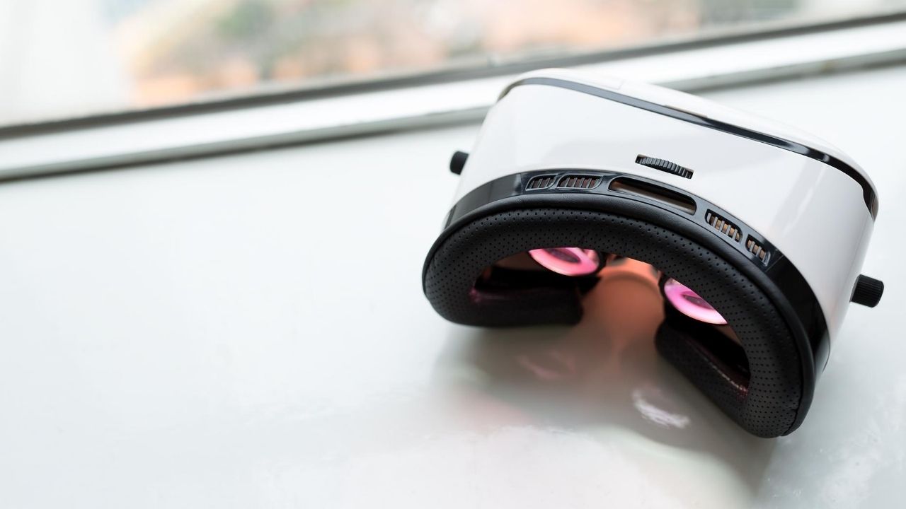Augmented Reality versus Virtual Reality