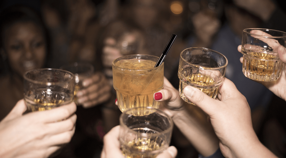 THE STRAW IS HELPING AMERICANS TO DRINK CLEANLY!
