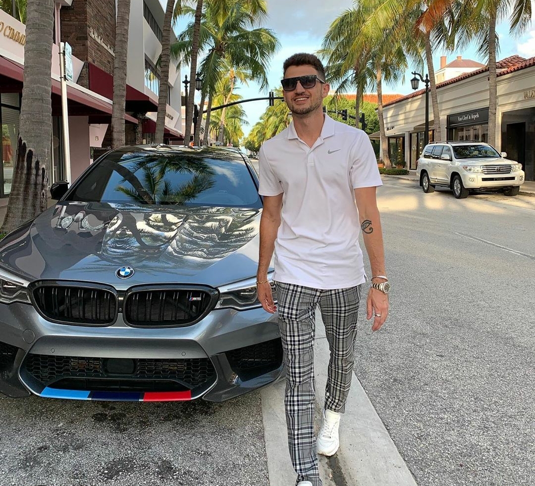 How Cody Kerns Built a 7 Figure Social Media Agency