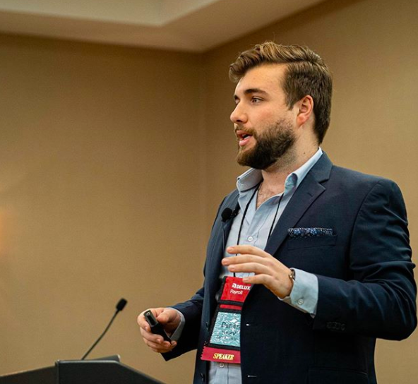 Never Give Up: How to Grow Your Business by 2700% with One Philosophy