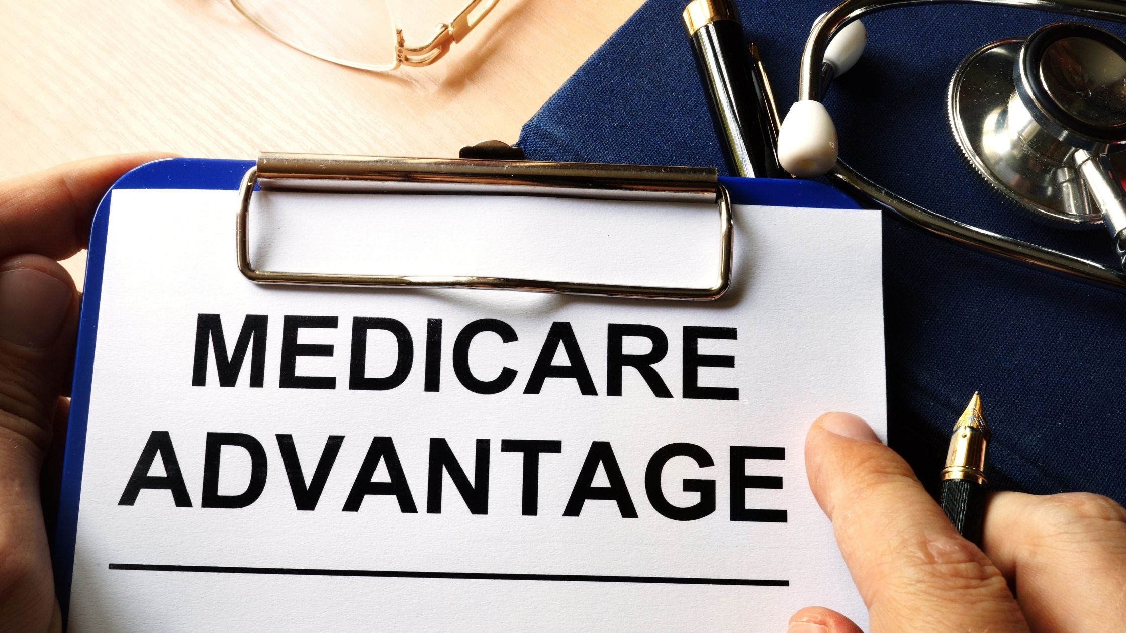 Old People in the US are now Comparing Medicare Advantage Plans Online to Enroll in the Right Plan