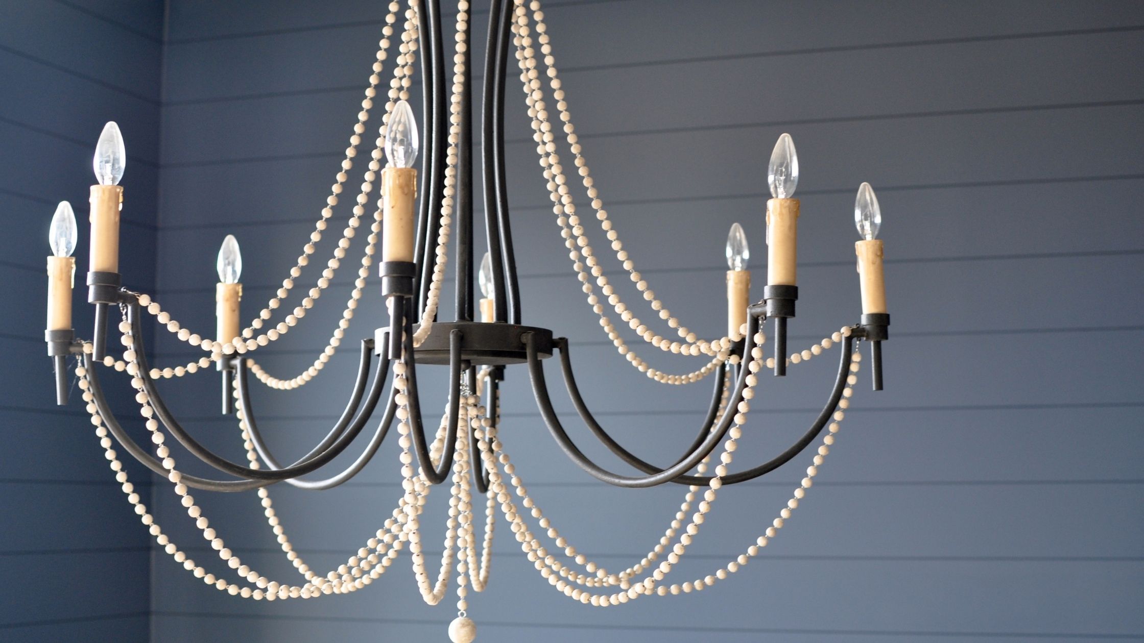Chandeliers Create a Warm and Welcoming Atmosphere by Decorating a Home in Amazing Fashion