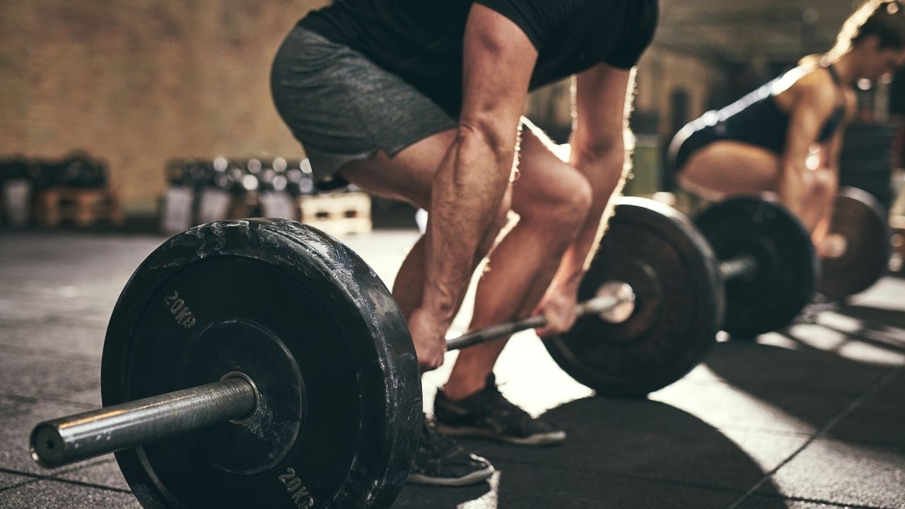 Deadlift Will Help You Burn All The Fat & Build A Strong Core