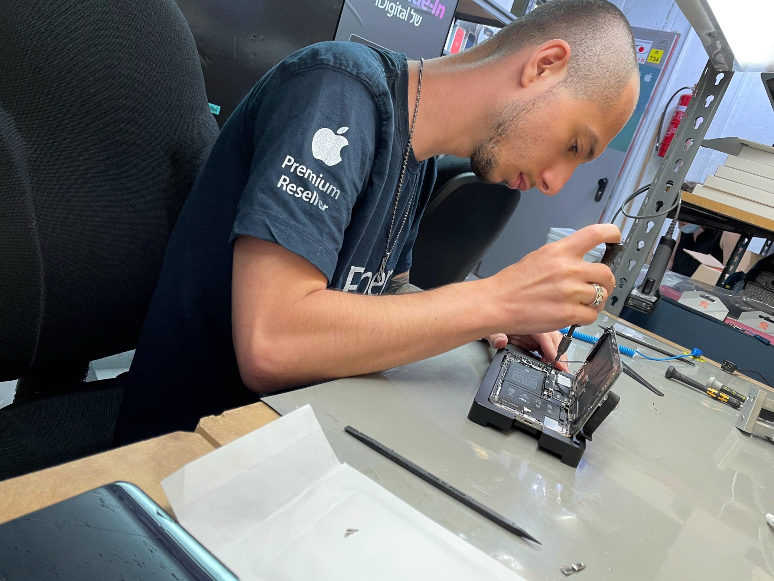 Roi Ben David, an Apple Certified Support Professional, Owes His Success to His Love for Technology
