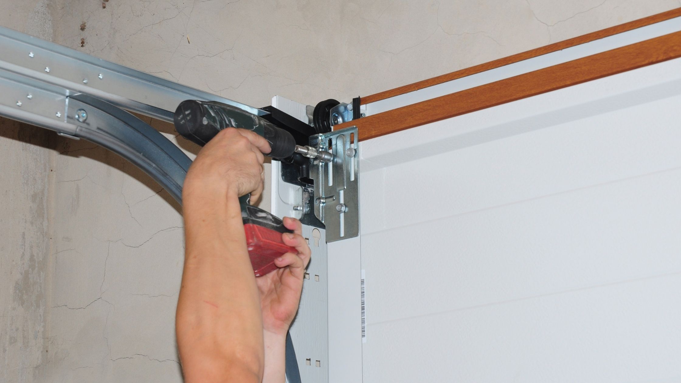 Professional Garage Door Technicians in Fort Worth are Helping Locals Deal with Door Repair & Service Issues