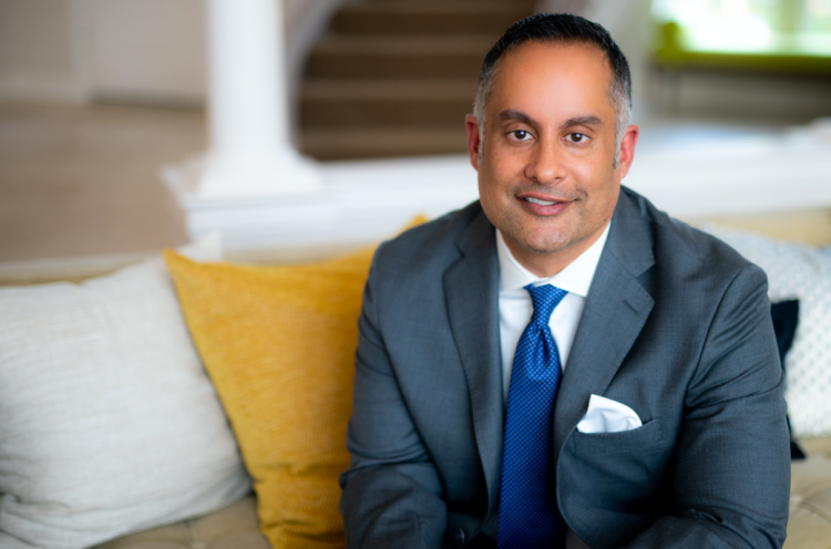 How Dr. Sam Jejurikar’s Postpartum Procedures Help New Moms Regain a Positive Body Image