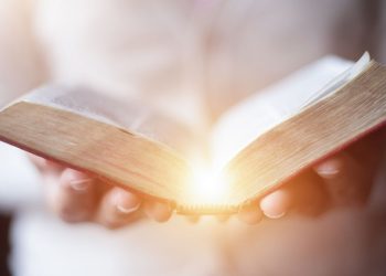 Faith Revival: One Logos Chancellor Lee Hosting Bible Seminar for Thousands