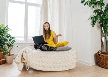 How to Practice Sustainability When Eating and Working From Home