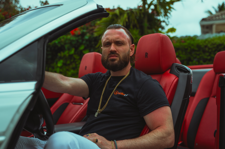 How Content Creator Eric Castellano Is Using His Experience to Coach People