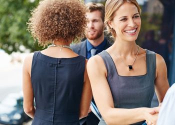 10 Ways to Meet New People in Los Angeles