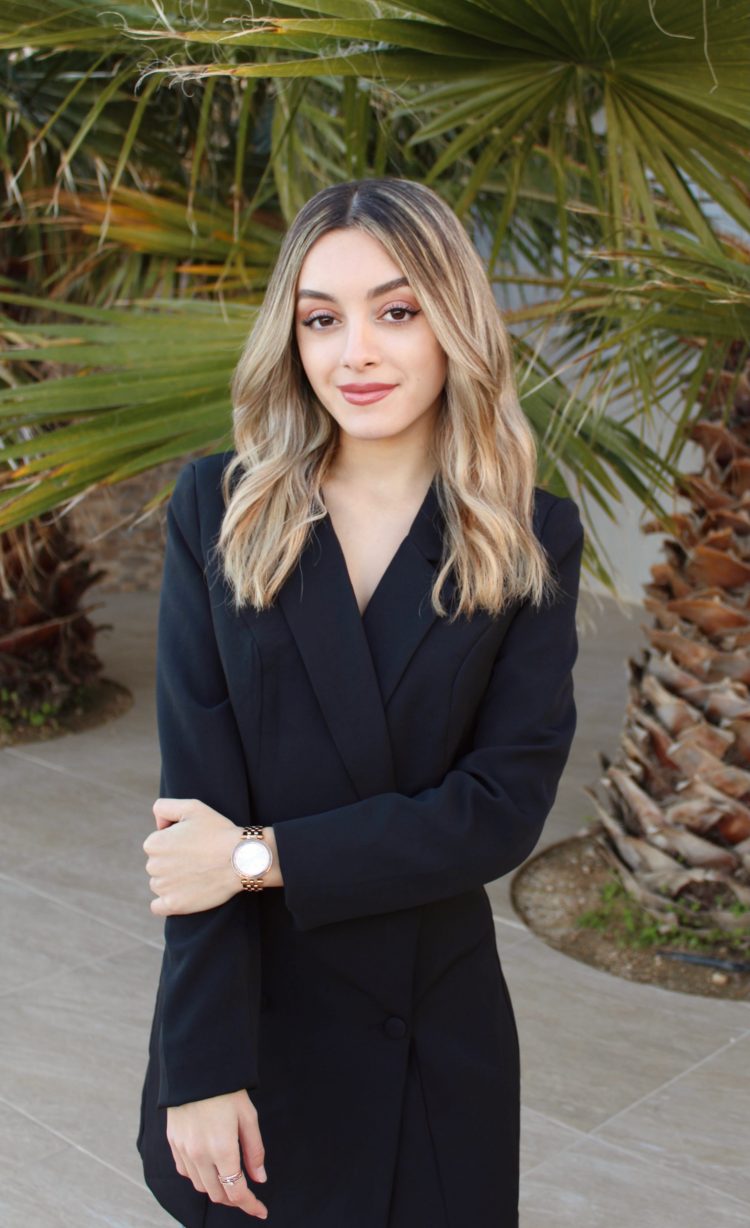20 Year Old Entrepreneur Annalise Buttigieg Shares her Story of Following her Dreams to Become her Own Boss