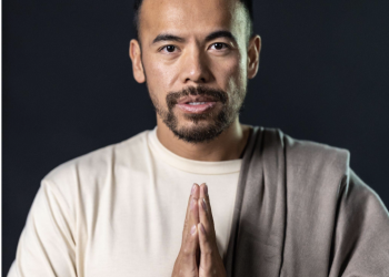 The Master Sri Akarshana Story: Meet the Yogi and Entrepreneur Changing Millions of Lives Today