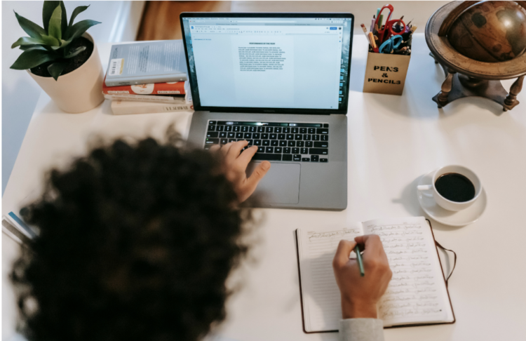 The 10 Rising Authors to Watch in 2022