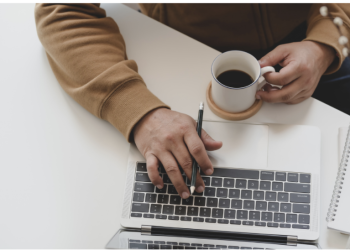 The Top 10 Online Business Managers to Watch in 2022