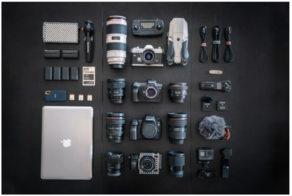 Gear from Lucas Favre