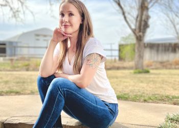 Meet Courtney Van Cleave: a Businesswoman and Life Coach Cashing in on her Creativity in Entrepreneurship