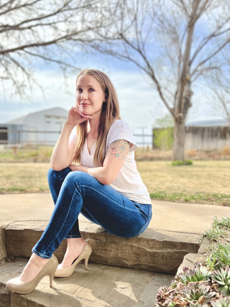 Meet Courtney Van Cleave: a Businesswoman and Life Coach Cashing in on her Creativity in Entrepreneurship