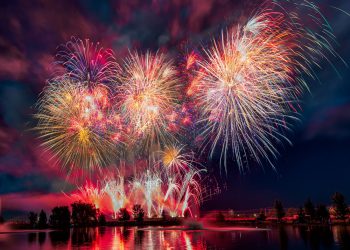 Spectators Amazed and Dazzled by One of America’s Largest Fireworks Shows