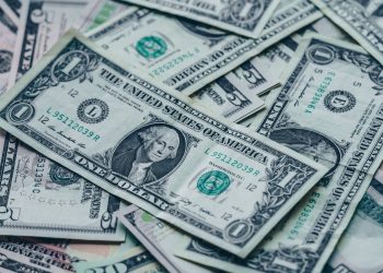 Should You Ever Borrow a Cash Loan Online?
