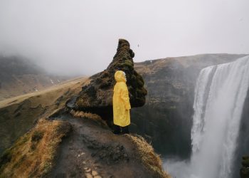 Top 4 Things to Check Before You Buy a Raincoat