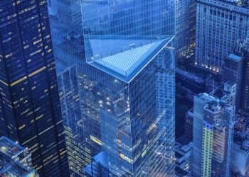 5 Most Insightful Interviews with Top Financial Analysts and Advisors