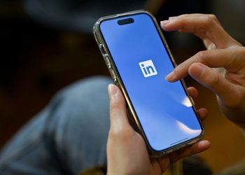 Tips to Hire a LinkedIn Profile Writer to Optimise Your Profile