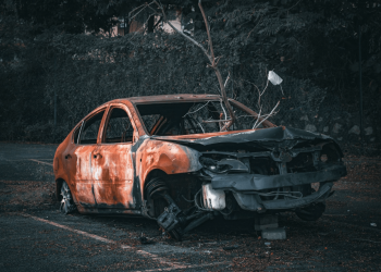 The Benefits of Hiring a Scrap Car Removal Service for Your Car