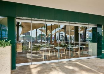 Elevating the Dining Experience: Ritec’s Solutions for Clear, Inviting, and Visually Appealing Restaurants and Cafes