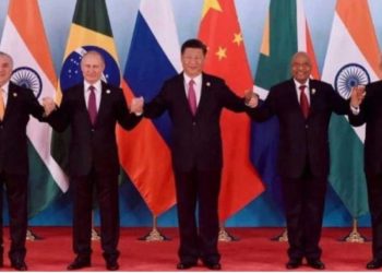 Over 30 countries wanting to join the BRICS nations and create a BRICS reserve currency as over $1trillion is withdrawn from US banks in 8 weeks