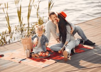 Choosing the Perfect Outdoor Rug: Tips for Finding the Best Option for Your Space