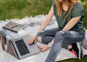Tackling Complex Assignments: How Studyfy Helps with Theses and Dissertations