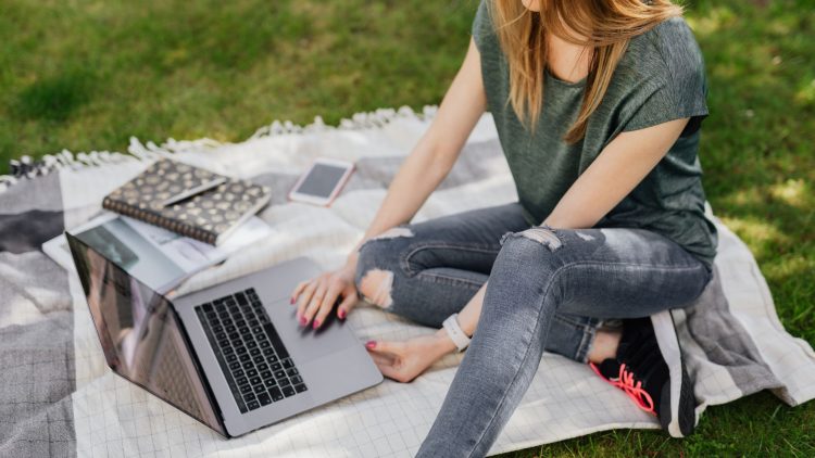 Tackling Complex Assignments: How Studyfy Helps with Theses and Dissertations