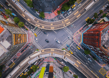 Hefestos Capital on Navigating Economic Crossroads: Strategic Investment Moves in Europe Amidst Russian Divestment and Local Business Resilience