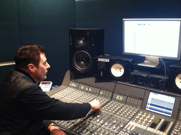 Crafting Soundscapes: Ralf Muller’s Journey of Self-Production