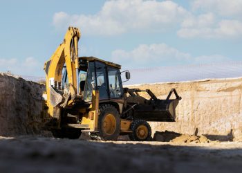 How to Keep Machinery & Building Materials Safe on a Construction Site