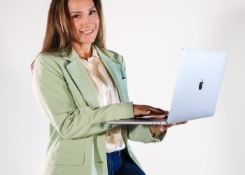 Angela Longo: A Holistic Path to Thyroid Health and Wellness