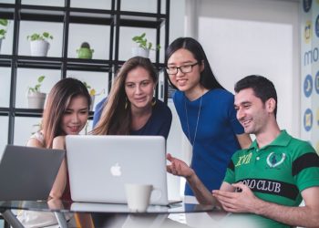 Mentorship in Tech: How David Boutry Supports Junior Developers in Their Growth