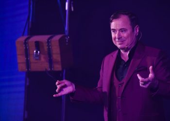 Magic Meets Modernity with Dubai’s Amazing Magician, Fred Sharp