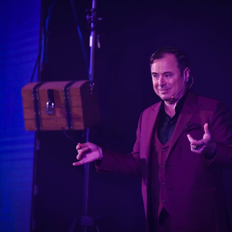 Magic Meets Modernity with Dubai’s Amazing Magician, Fred Sharp