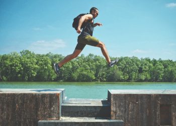 Roger Farahmand’s Guide to Managing Mental Health During Life Transitions