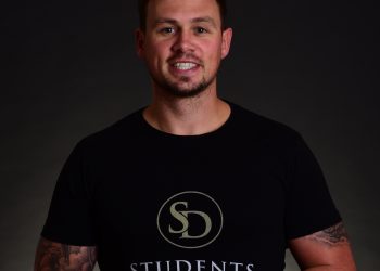 From Teaching to Entrepreneurship: How Elliot Phillips is Empowering Teachers to Build Online Businesses
