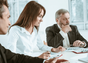 Fostering Collaboration Between HR and Finance Teams